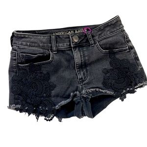 AE Embroidery Black Trim High Rise Denim Shorts Size 4